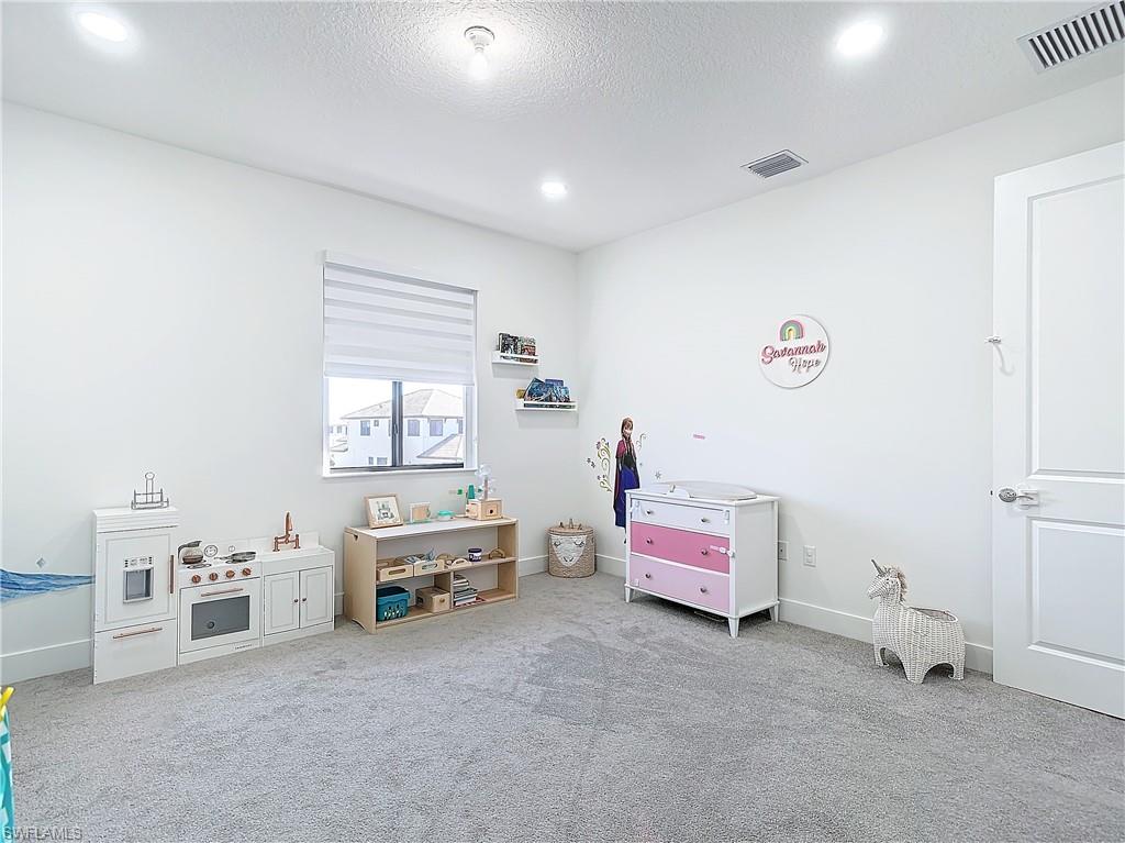 MAPLE RIDGE - Residential