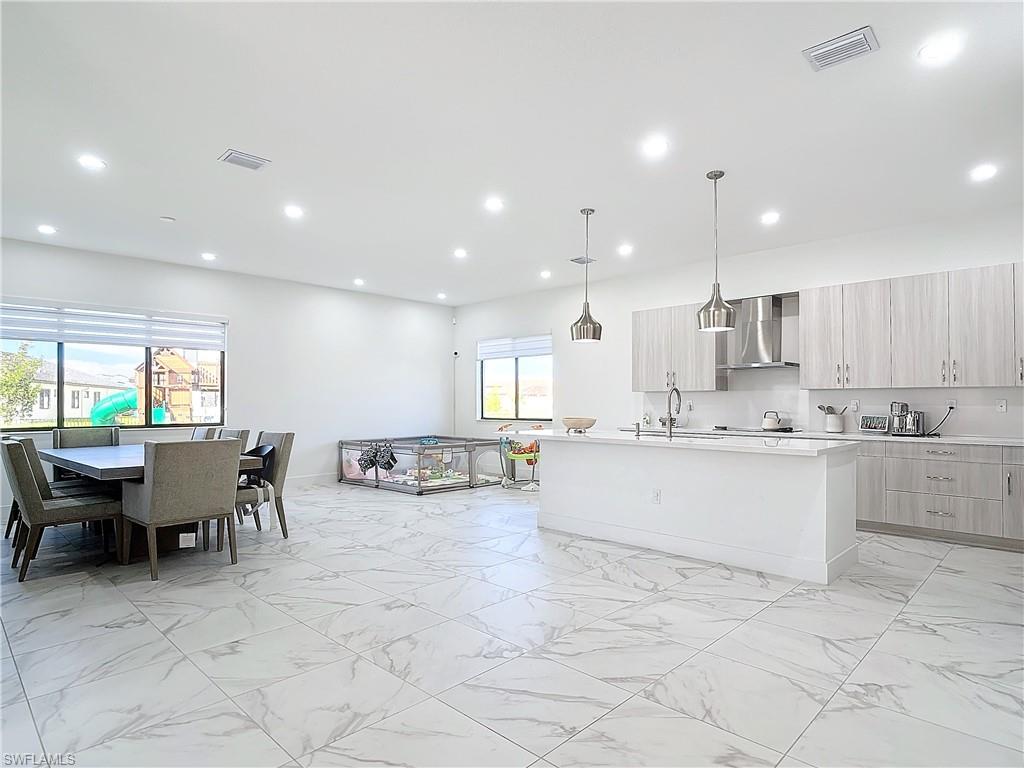 MAPLE RIDGE - Residential