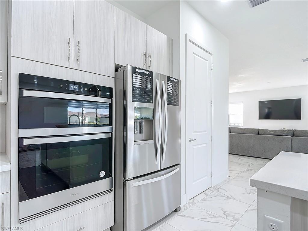 MAPLE RIDGE - Residential