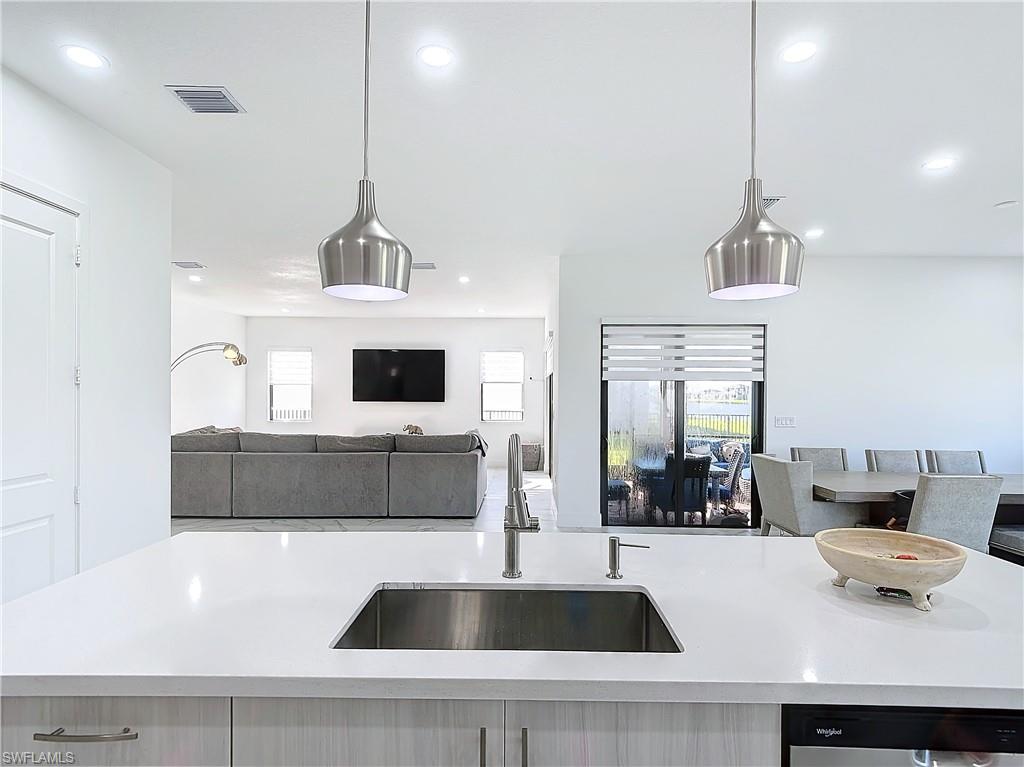 MAPLE RIDGE - Residential