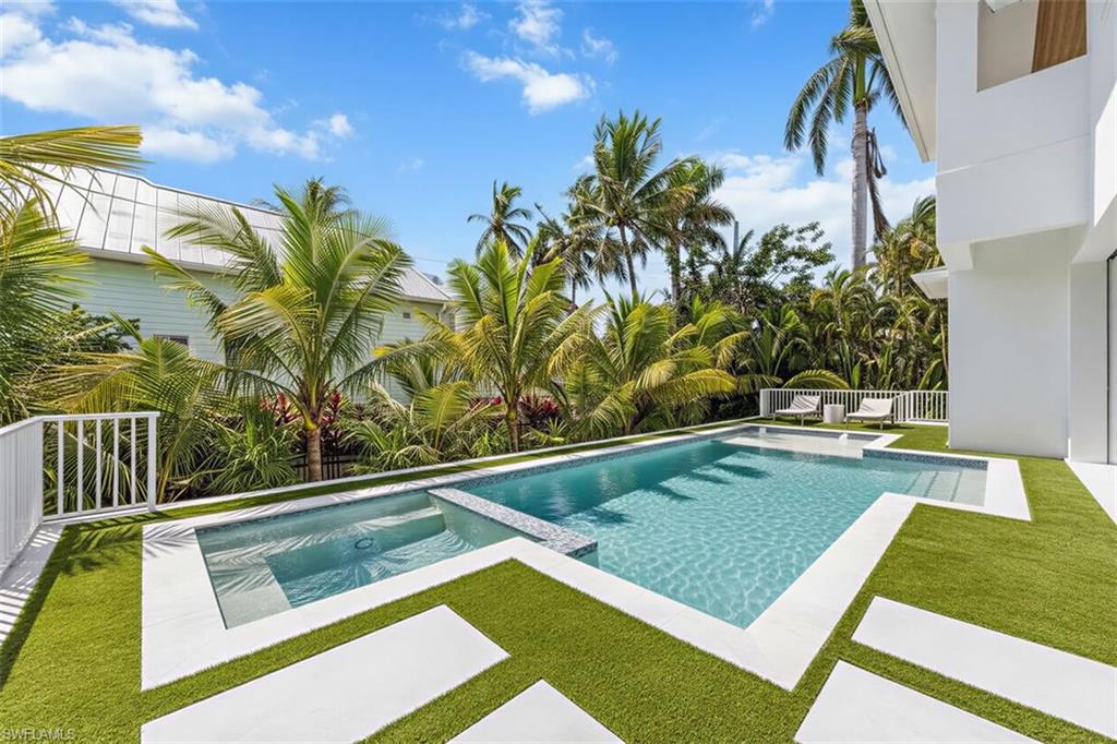 OLDE NAPLES - Residential