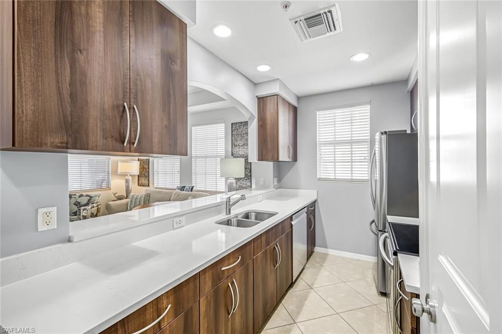 WHITECAPS SOUTH CONDO - Residential