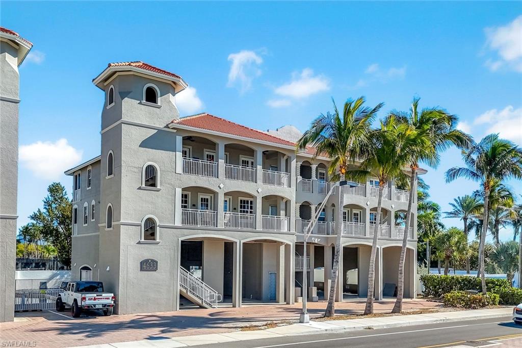 WHITECAPS SOUTH CONDO - Residential