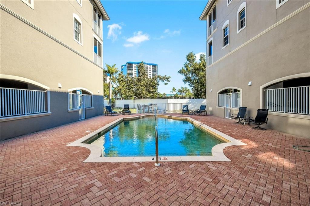 WHITECAPS SOUTH CONDO - Residential