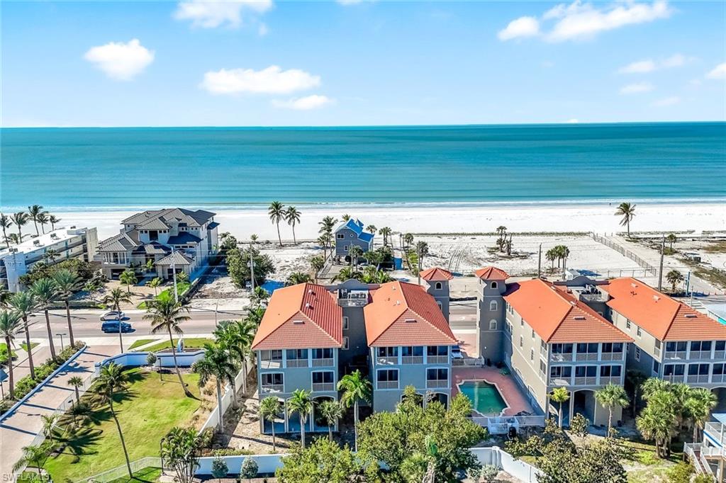 WHITECAPS SOUTH CONDO - Residential