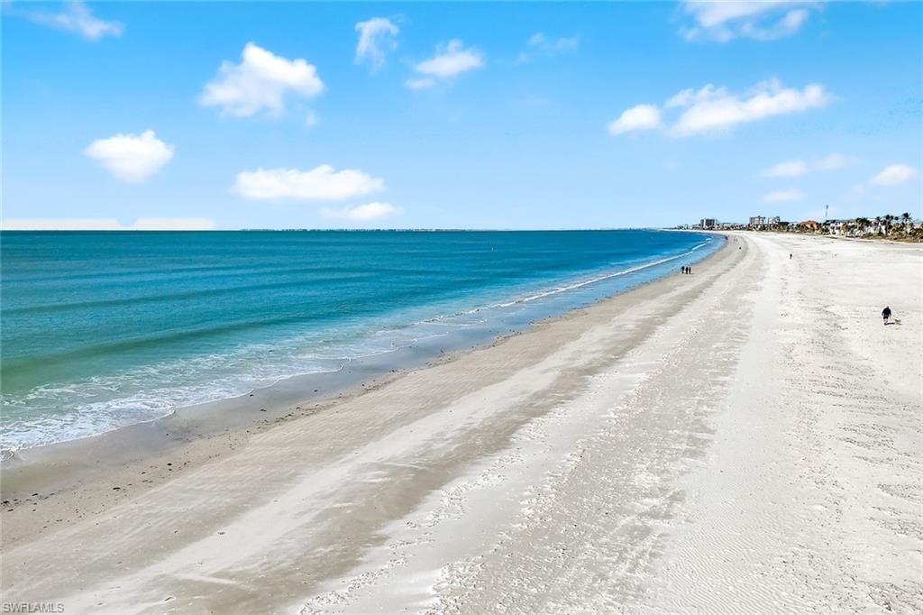 WHITECAPS SOUTH CONDO - Residential