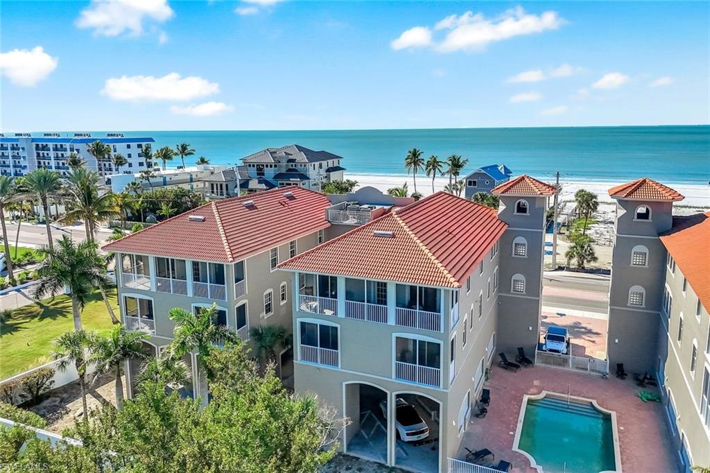 WHITECAPS SOUTH CONDO - Residential