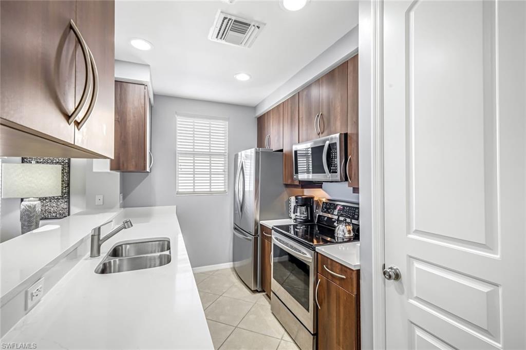 WHITECAPS SOUTH CONDO - Residential