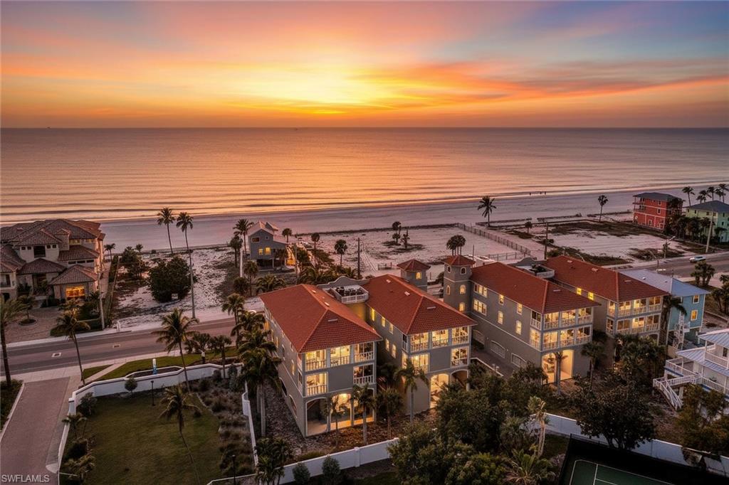 WHITECAPS SOUTH CONDO - Residential