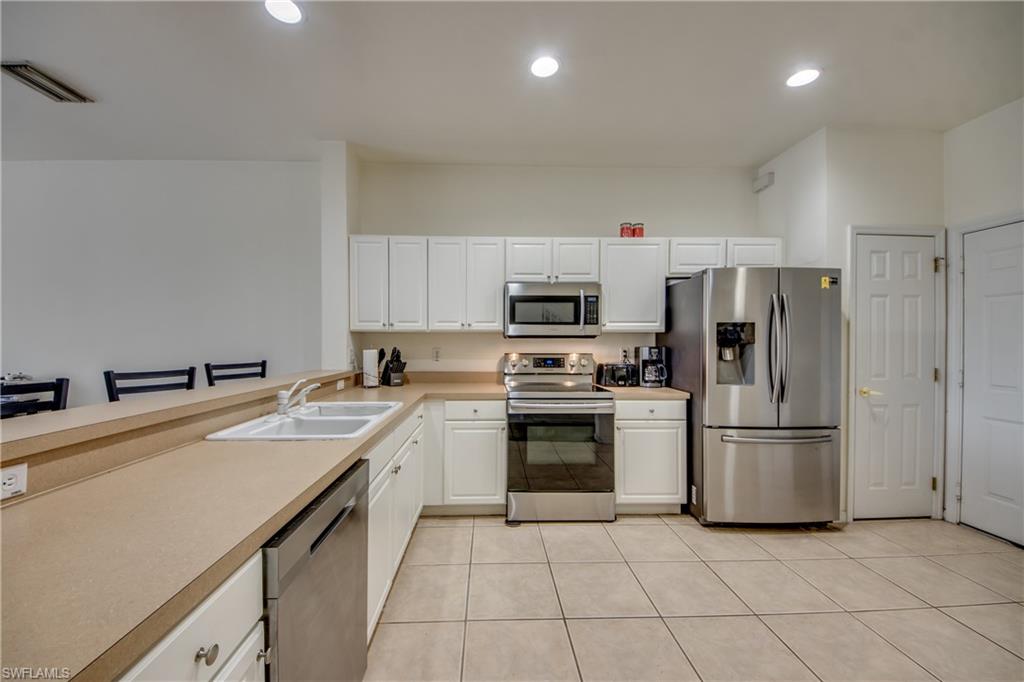 LAKEWOOD VILLAGE - Residential