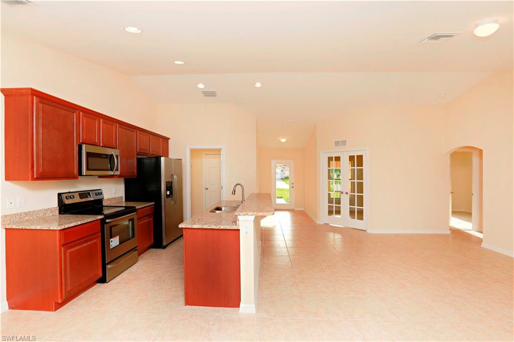 CAPE CORAL - Residential