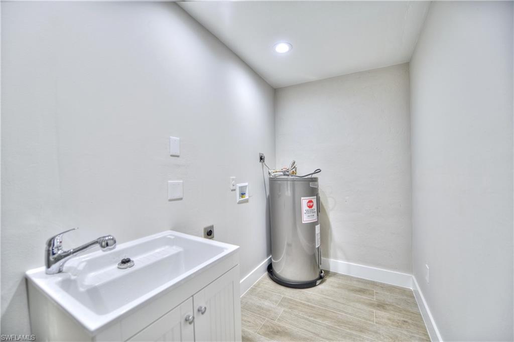 IMPERIAL SHORES - Residential