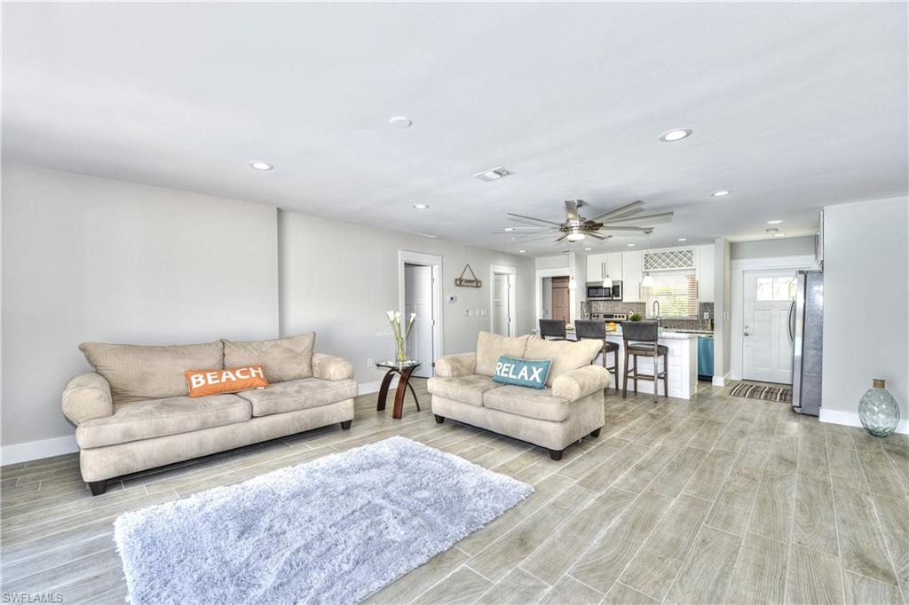 IMPERIAL SHORES - Residential