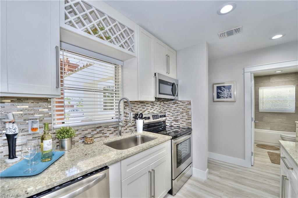 IMPERIAL SHORES - Residential