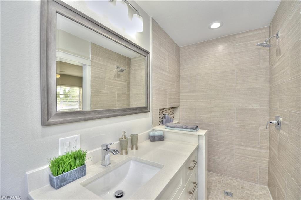 IMPERIAL SHORES - Residential