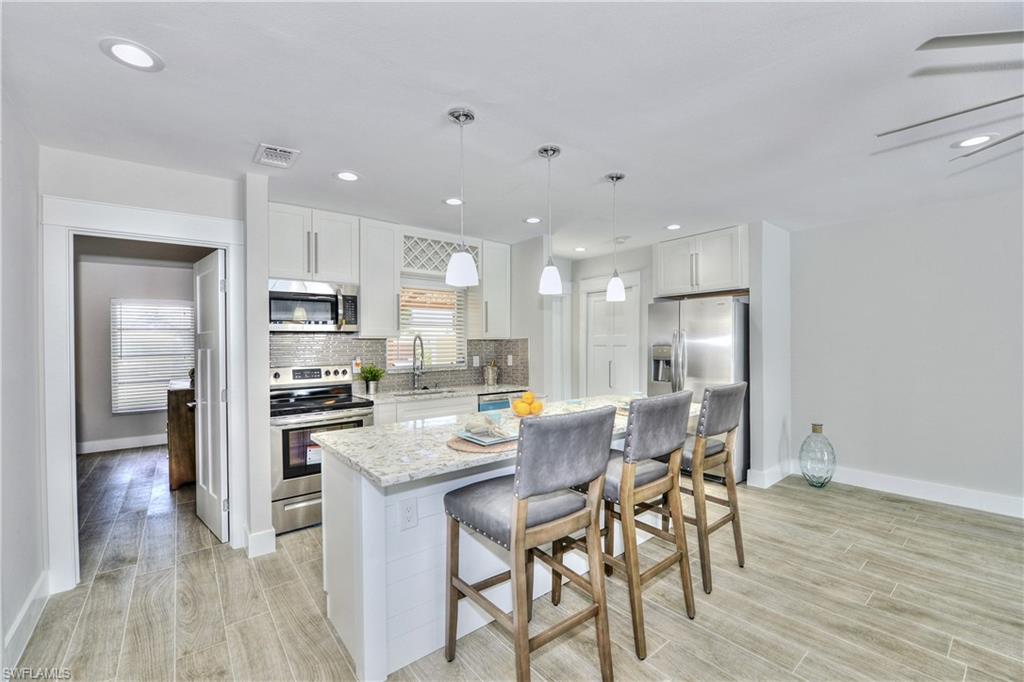 IMPERIAL SHORES - Residential