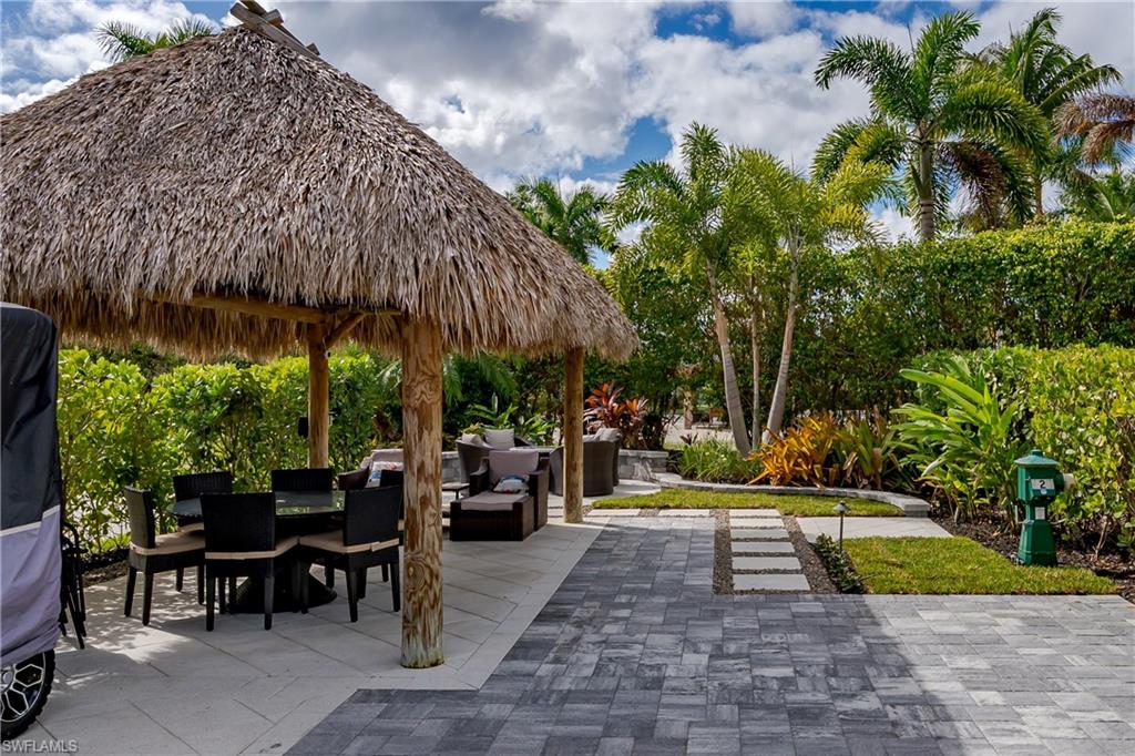 NAPLES MOTORCOACH RESORT - Land