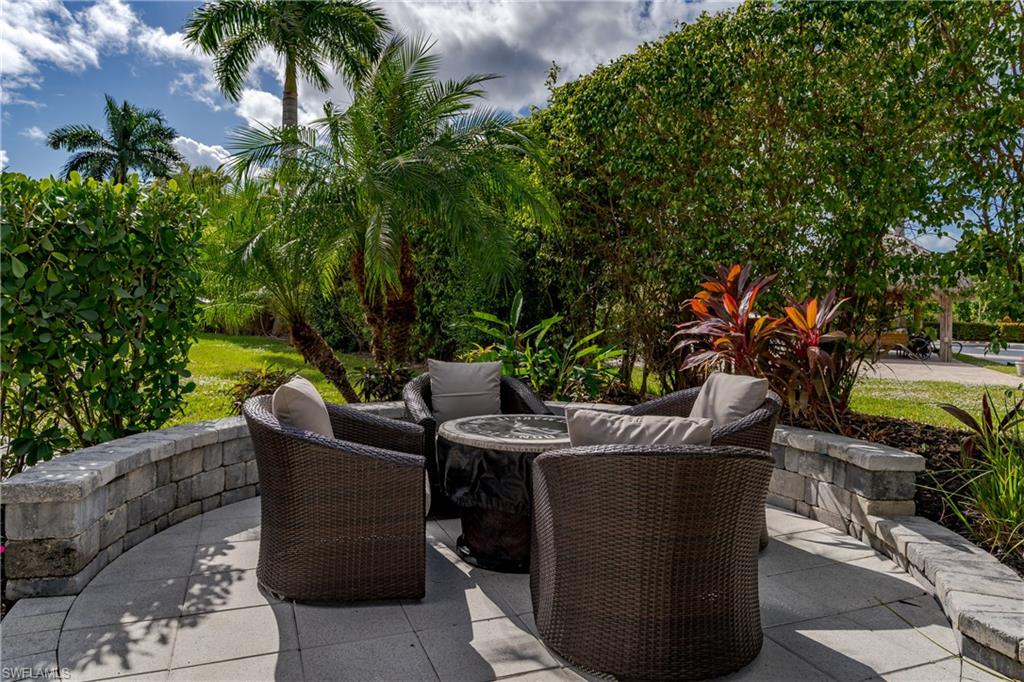 NAPLES MOTORCOACH RESORT - Land