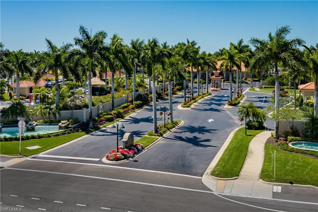NAPLES MOTORCOACH RESORT - Land