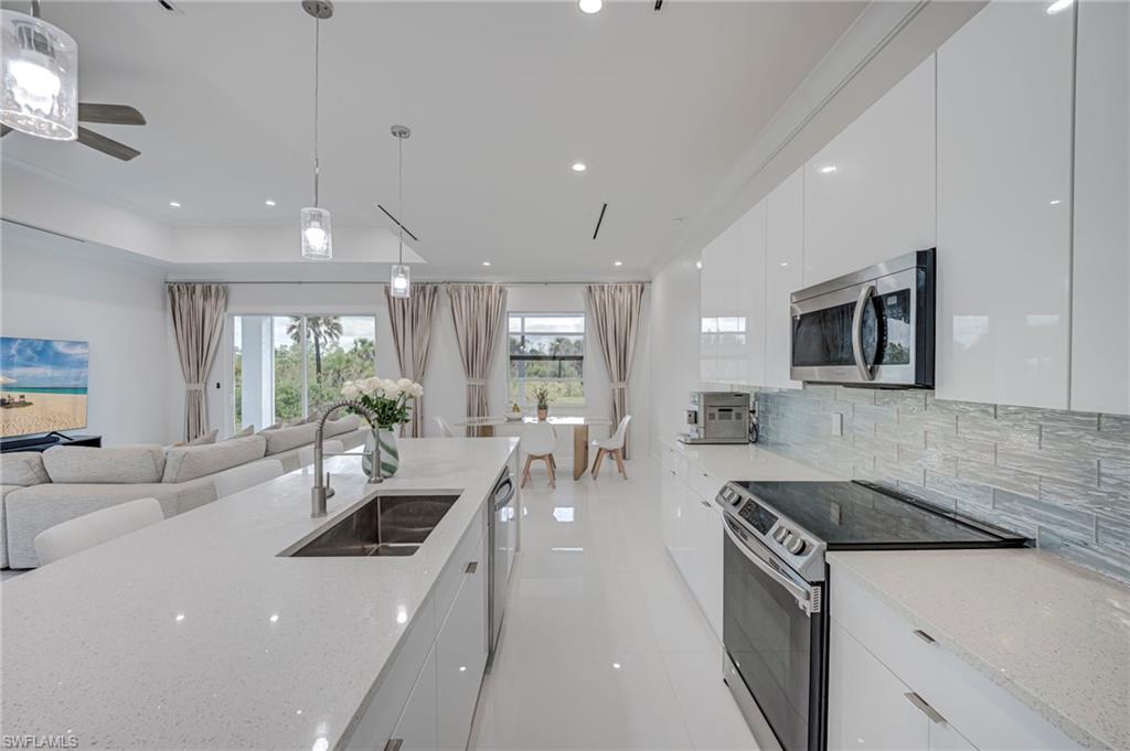 GOLDEN GATE ESTATES - Residential