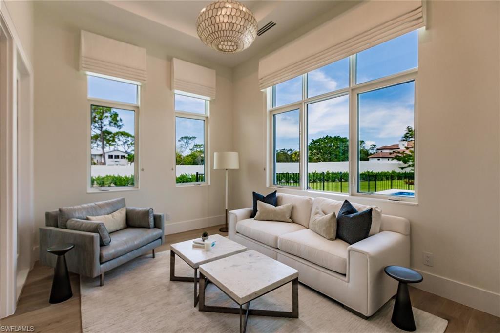 PINE RIDGE - Residential