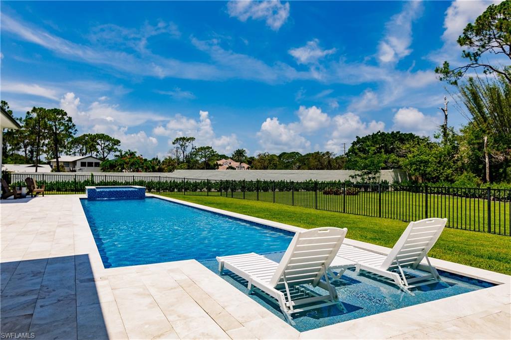 PINE RIDGE - Residential