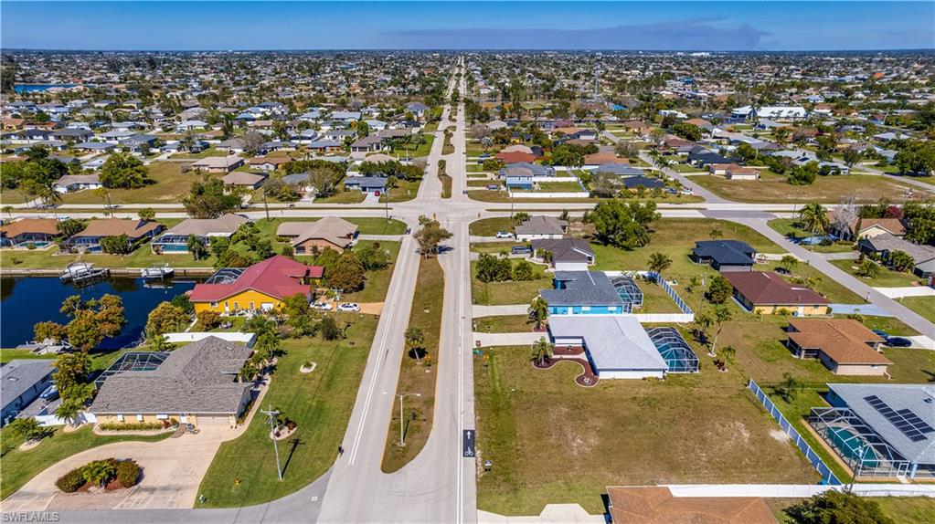 CAPE CORAL - Land