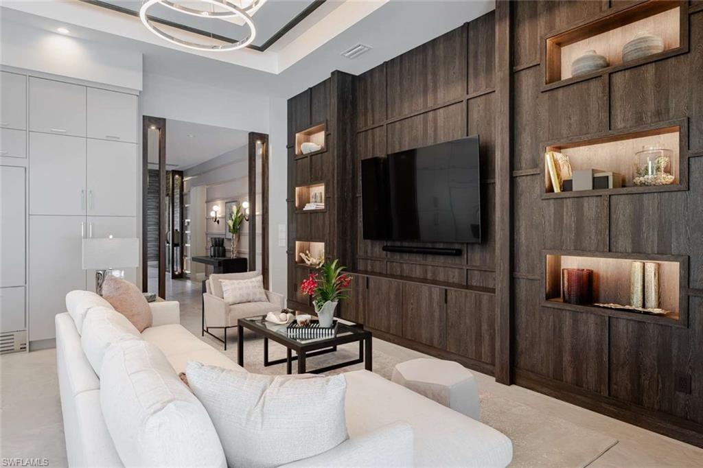 NAPLES PARK - Residential