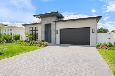 530 107th AVE N NAPLES FL 34108