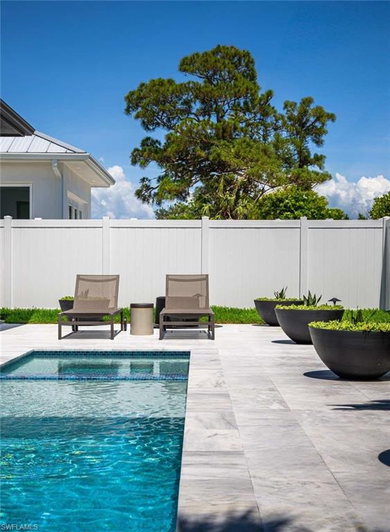 NAPLES PARK - Residential