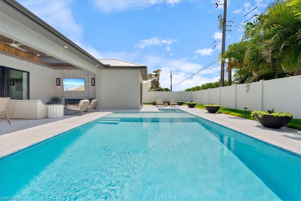 NAPLES PARK - Residential