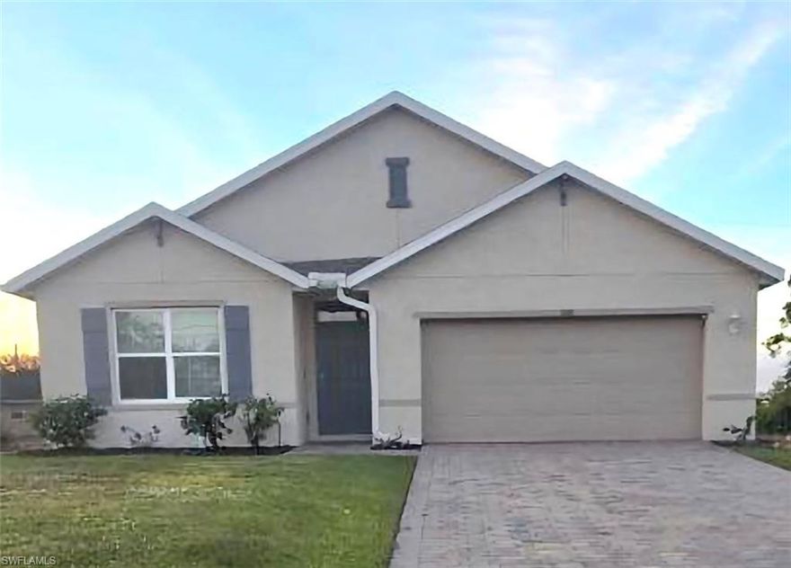 Beautiful rental home located in the quiet and desirable community of Alva. This property features 4 bedrooms and 2 bathrooms, offering plenty of space and comfort for families.
The home includes a modern and spacious kitchen, ideal for everyday living and entertaining. It also offers a 2-car garage and a large driveway with parking for up to 4 additional vehicles, providing excellent convenience for residents and guests.
Enjoy an expansive backyard with beautiful green areas, perfect for outdoor activities and relaxation. The property is situated in a very nice and peaceful neighborhood, with easy access to shopping, main roads, and essential services, combining tranquility with a convenient location.

Hermosa casa en renta ubicada en la tranquila y agradable comunidad de Alva. Esta propiedad cuenta con 4 habitaciones y 2 baños, ideal para familias que buscan espacio y comodidad.
Dispone de una cocina moderna, amplia y funcional, perfecta para el día a día y para compartir en familia. El hogar incluye un garaje para 2 vehículos y un amplio driveway con capacidad para hasta 4 autos adicionales, brindando gran comodidad para residentes y visitantes.
La propiedad ofrece un patio amplio con bonitas áreas verdes, ideal para disfrutar del aire libre, reuniones o momentos de descanso. Está situada en un vecindario muy bonito y tranquilo, con fácil acceso a comercios, vías principales y servicios, combinando privacidad con conveniencia.
Una excelente opción para quienes buscan calidad de vida en un entorno relajado y bien ubicado.
An excellent rental opportunity for those seeking comfort, space, and a great location.