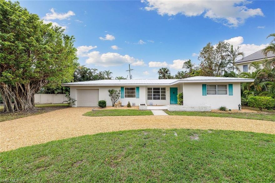 This hidden gem tucked away in a private location on Palm Circle with southwest exposure, offers a wonderful opportunity to build the perfect home! Located just a few blocks from the beach, the property is also in close proximity to shopping and dining on 5th Avenue.