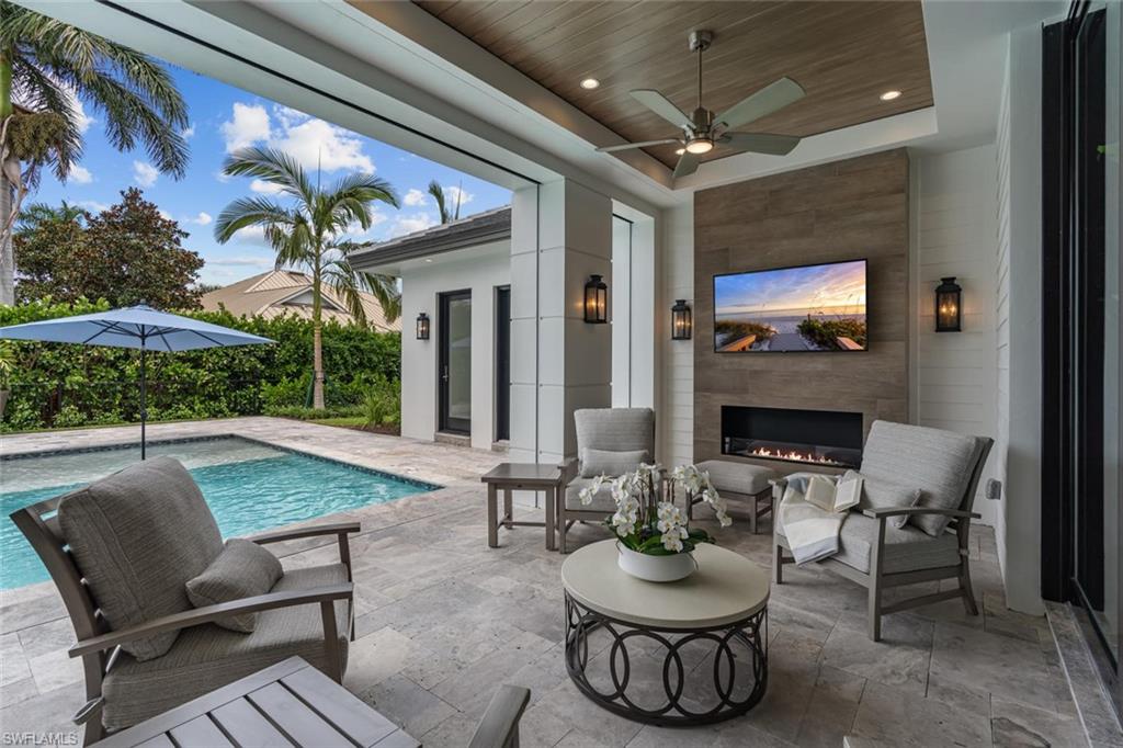 PINECREST AT PELICAN BAY - Residential