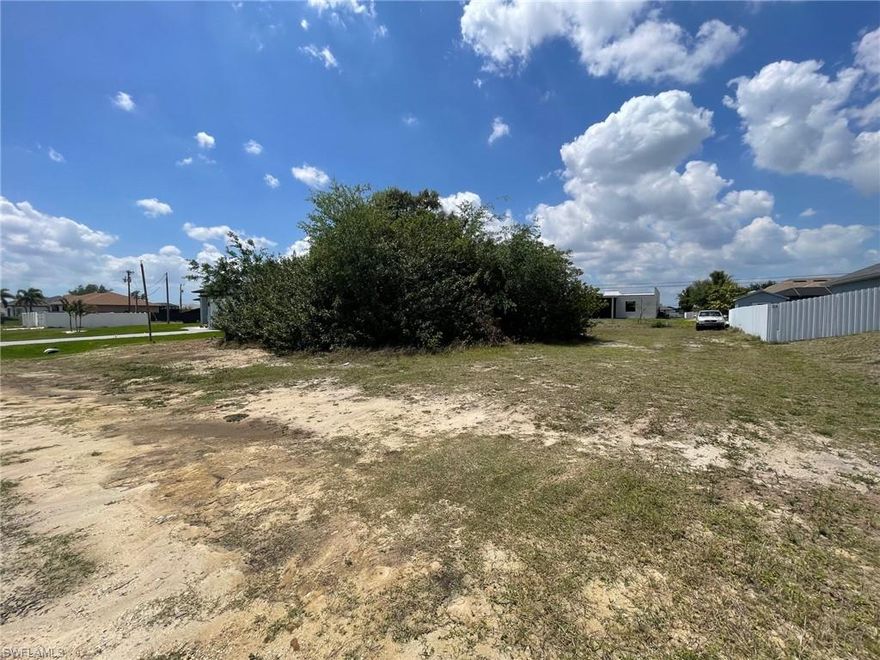 CENTRAL UTILITIES ARE NOW AVAILABLE IN THIS AREA!  Incredible opportunity to build or invest in one of the fastest growing areas of the city!  This is a CLEAN LOT WITH NO ENDANGERED SPECIES RESTRICTIONS, per the city!  No assignable contracts, please.