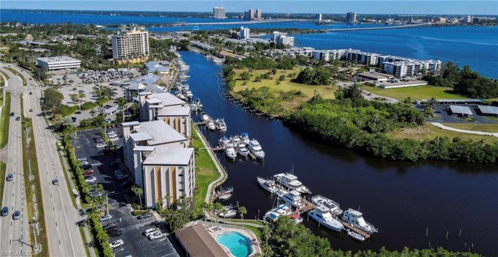 PARKWAY CONDO - Residential