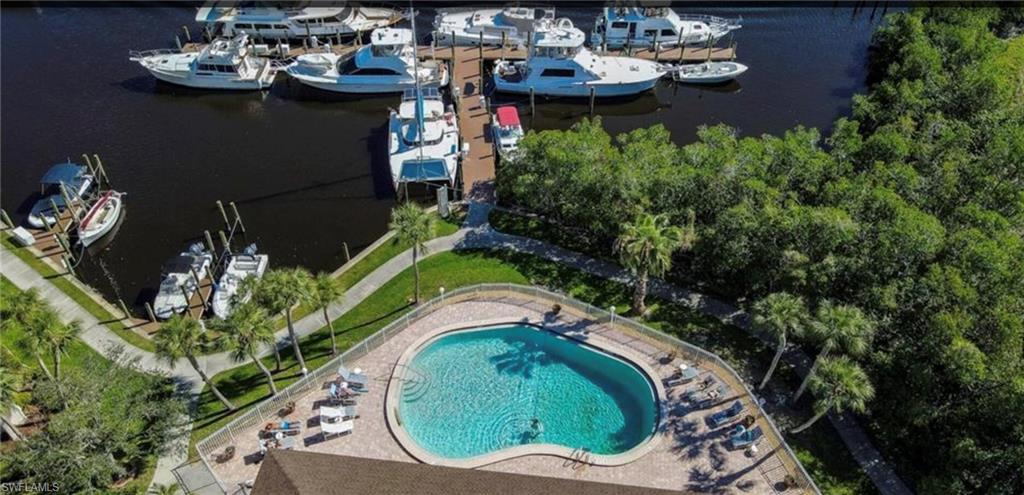 PARKWAY CONDO - Residential