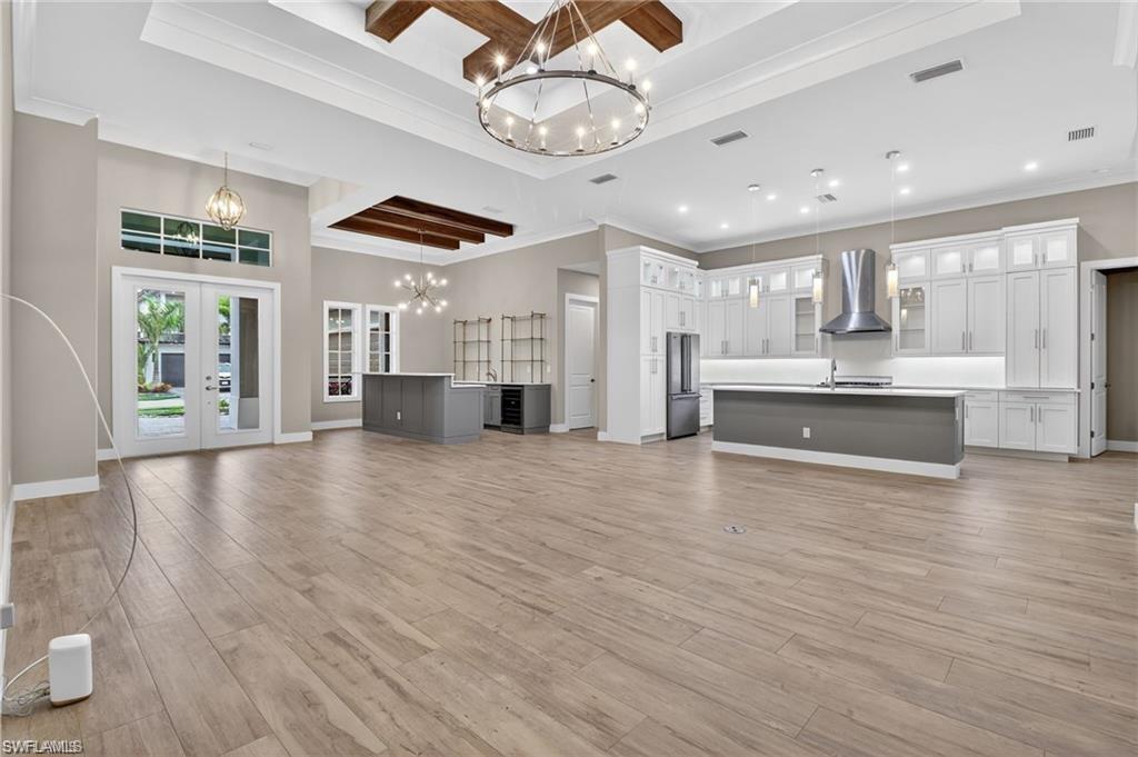 PARROT CAY - Residential