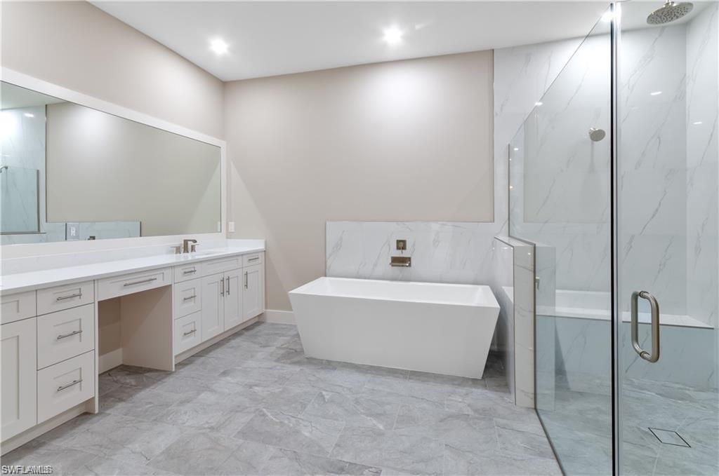 PARROT CAY - Residential