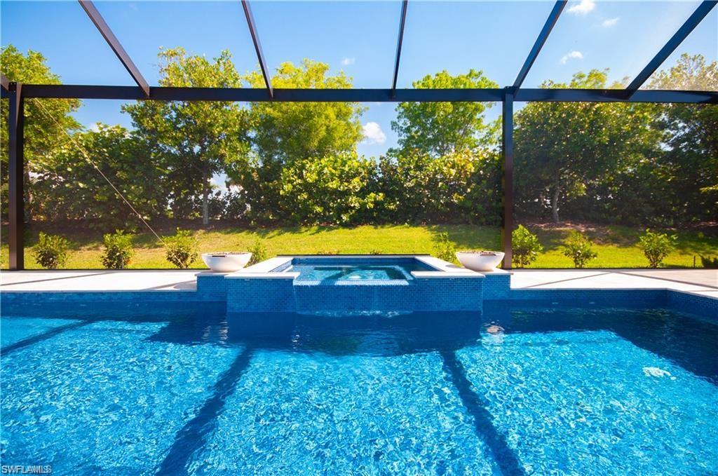 PARROT CAY - Residential