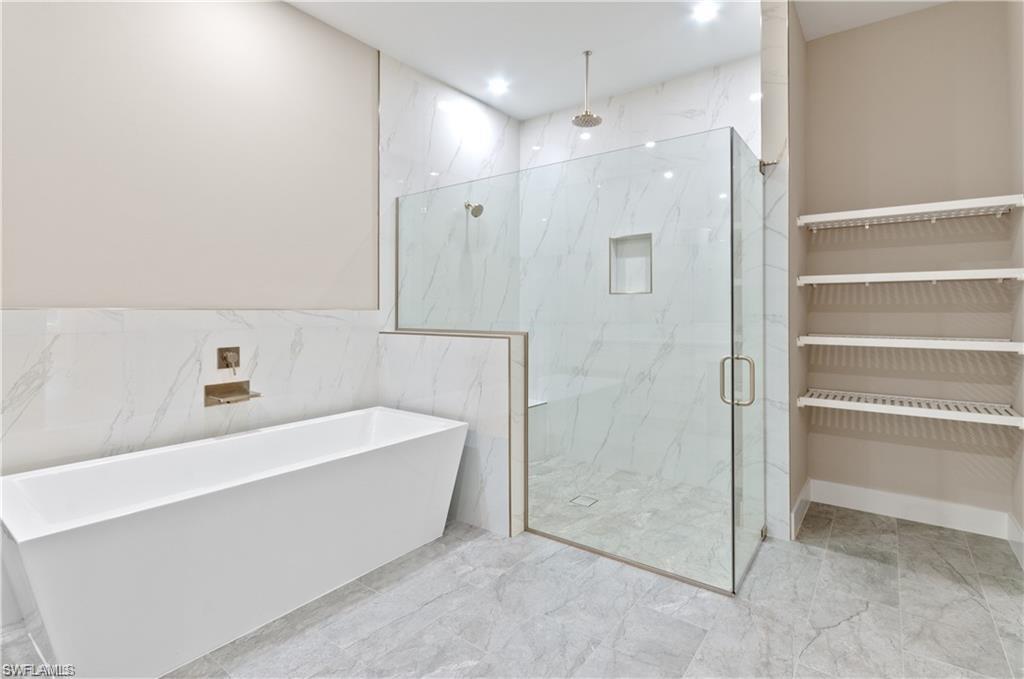 PARROT CAY - Residential