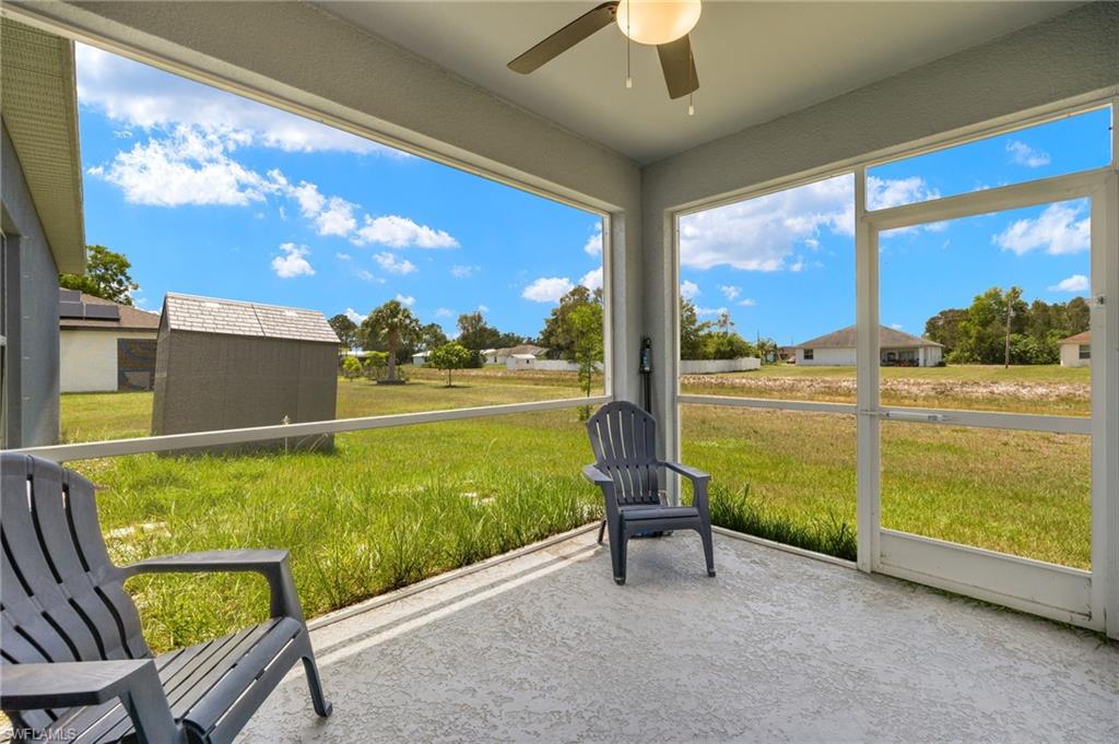 MIRROR LAKES - Residential