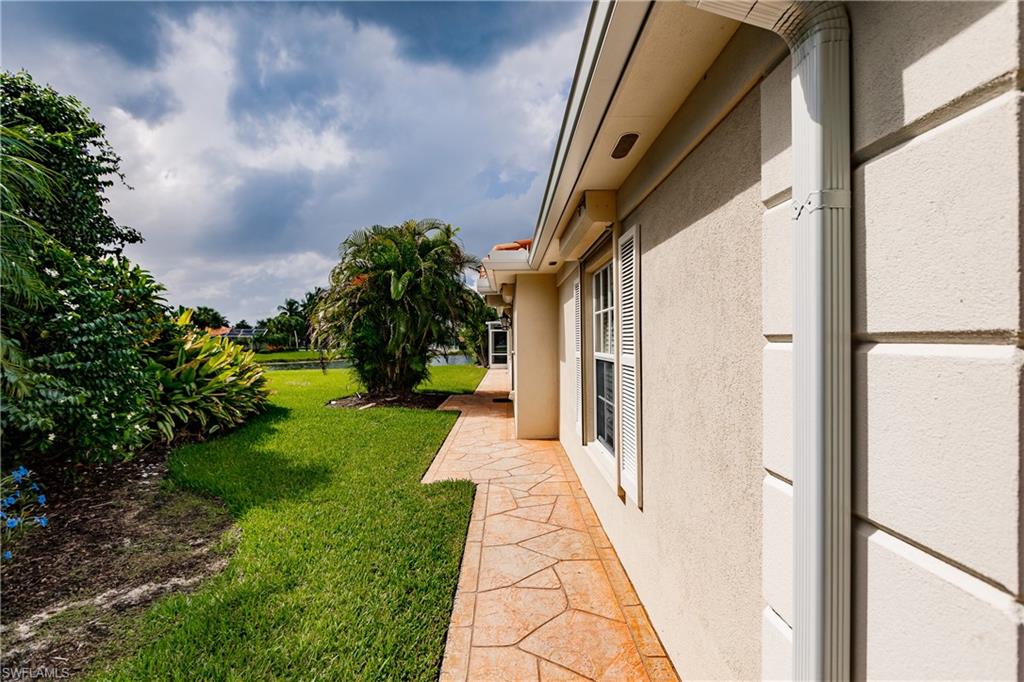 VILLAGE WALK - Residential