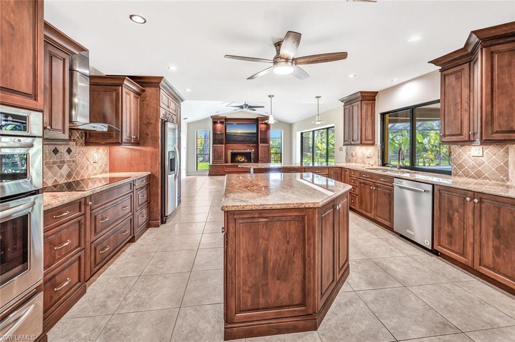 IMPERIAL GOLF ESTATES - Residential