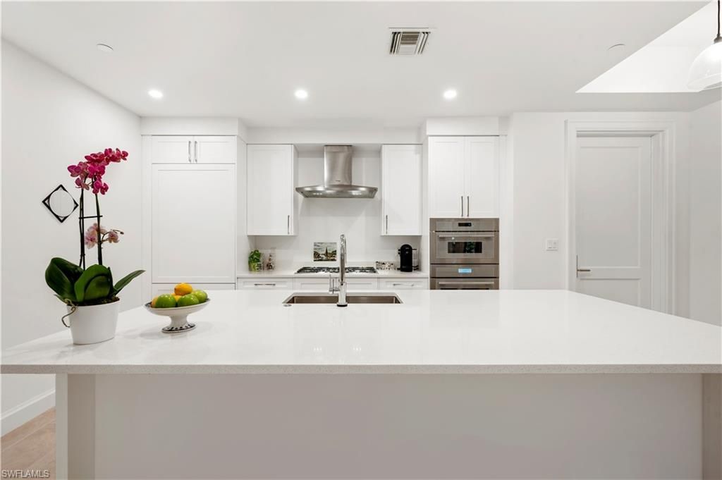 Photo of 1125 Central AVE #261, NAPLES, FL 34102 (MLS # 2025018324)