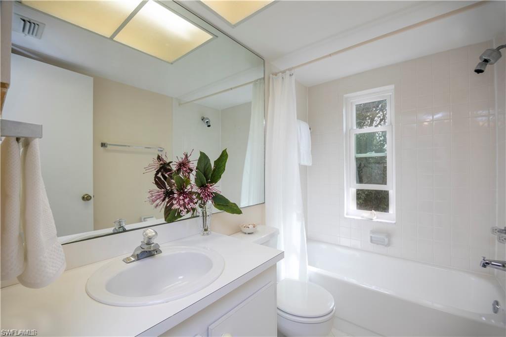 HIDDEN OAKS - Residential