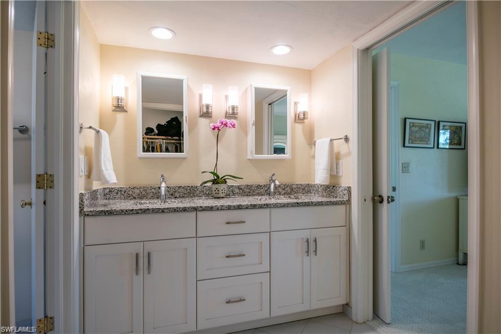 HIDDEN OAKS - Residential