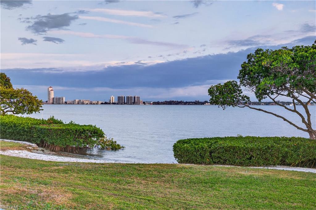 BUTTONWOOD HARBOR - Residential