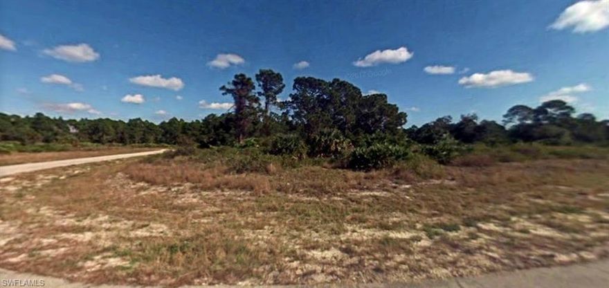 SELLER IS VERY MOTIVATED AND HAS TWO LOTS IN BANYAN VILLAGE (FORTRESS & BOCA CIR) SOLD TOGETHER OR SEPERATELTY - VERY GOOD DEAL - Nice single family lot in a growing community of Banyan Village (LaBelle). Perfect for investors or for your new home.