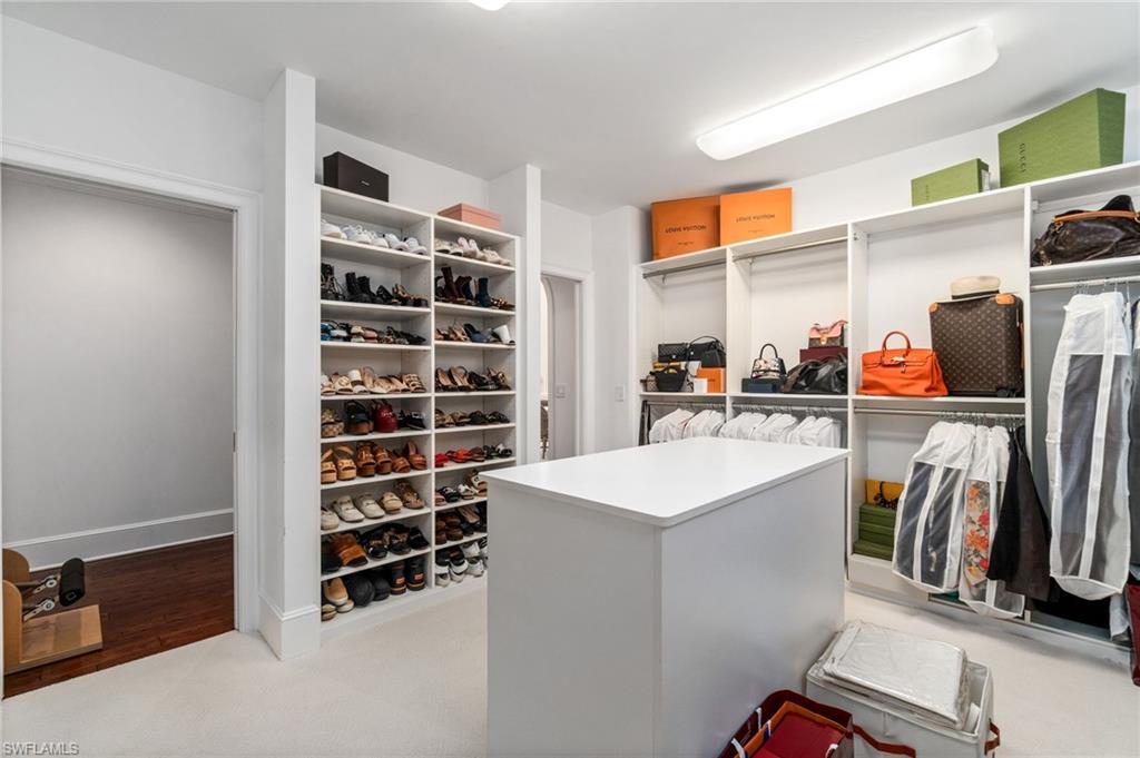 LUCARNO - Residential